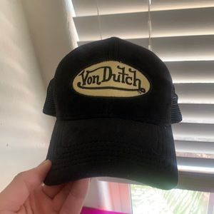 RARE Von Dutch Velour Trucker hat